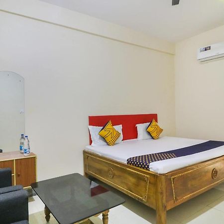 Spot On 68151 Prafulla Palace Jatani Exterior photo