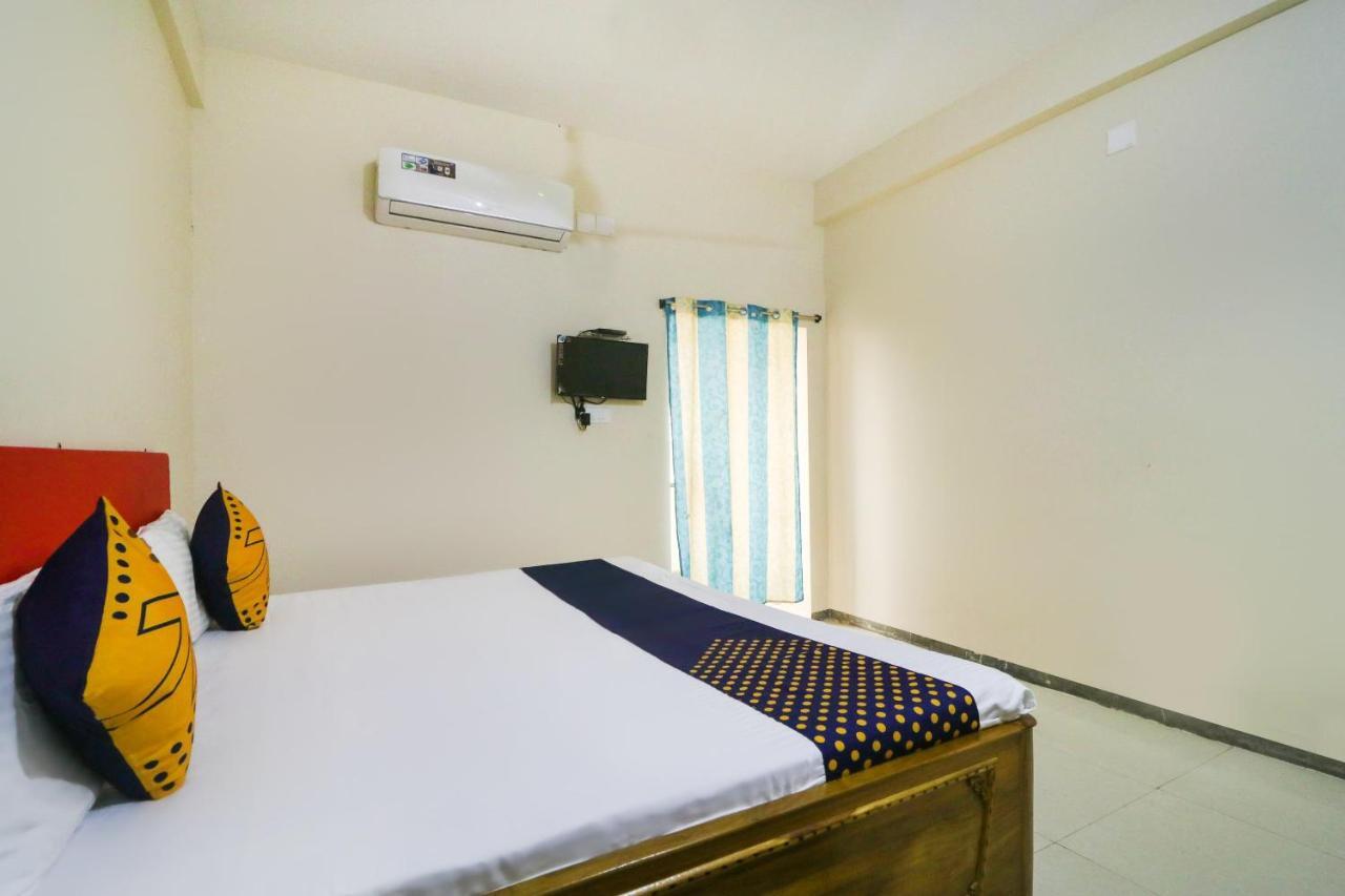 Spot On 68151 Prafulla Palace Jatani Exterior photo